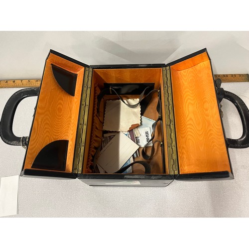 101 - Vintage Le Tanneur cabin/vanity case made in France.