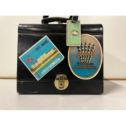 101 - Vintage Le Tanneur cabin/vanity case made in France.