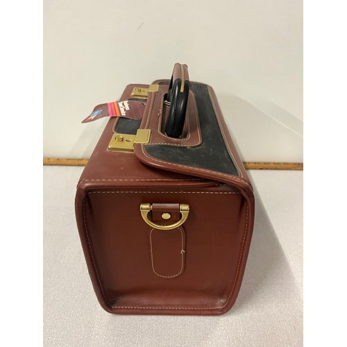 102 - Vintage Samsonite cabin/vanity case.