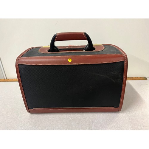 102 - Vintage Samsonite cabin/vanity case.