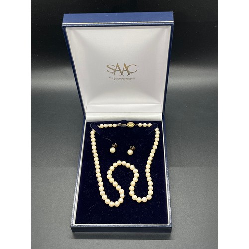94 - 9ct fresh water pearl necklace & earring set, Necklace 20grams 18