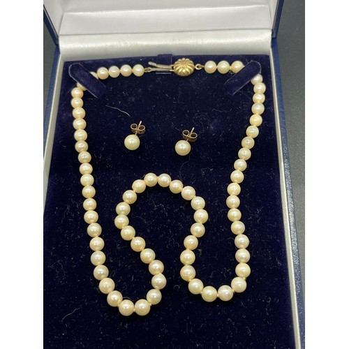 94 - 9ct fresh water pearl necklace & earring set, Necklace 20grams 18