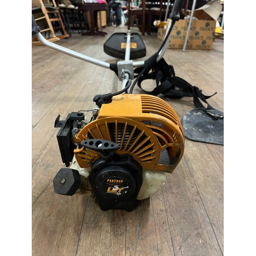 335 - Partner electrolux low emission technology petrol strimmer working.