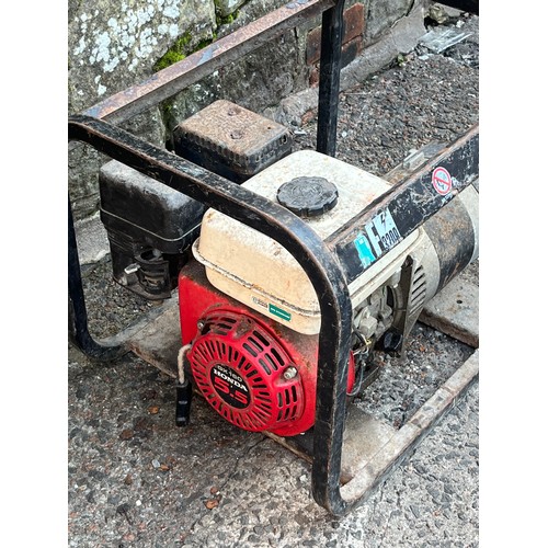 390 - Honda GX160 5.5 petrol generator (spares or repair)