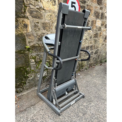 347 - Horizon fitness HTM3000 folding treadmill with incline & pulse rate sensors.