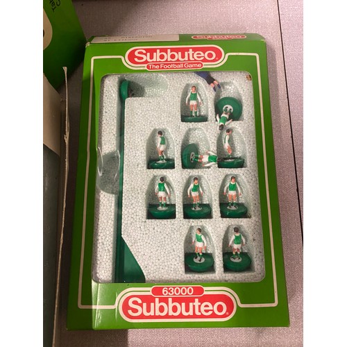 324 - Subbuteo the football game Club edition with paperwork and teams Everton and Hibernian etc.