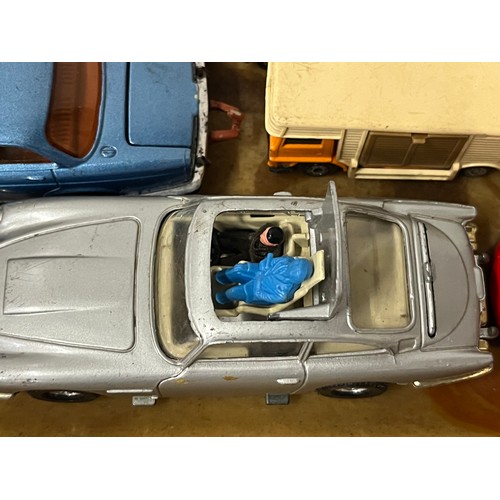 150 - Tray of vintage Corgi's etc. to include Corgi 007 Aston Martin DB5 complete with figures and ejector... 