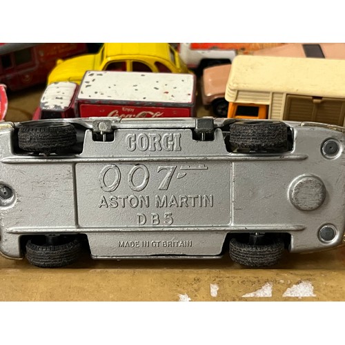 150 - Tray of vintage Corgi's etc. to include Corgi 007 Aston Martin DB5 complete with figures and ejector... 