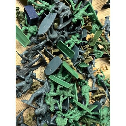 151 - Large tray of soldiers along with diecast military vehicles to include Corgi and Matchbox.