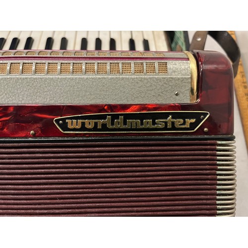 62 - Vintage Worldmaster (Weltmiester) piano Accordian 32 button 26 key with original case