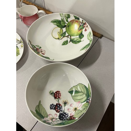 75 - Selection of Portmeirion 'Eden Fruits' to include 2 large bowls & 2 large jugs etc. Largest piece 13... 