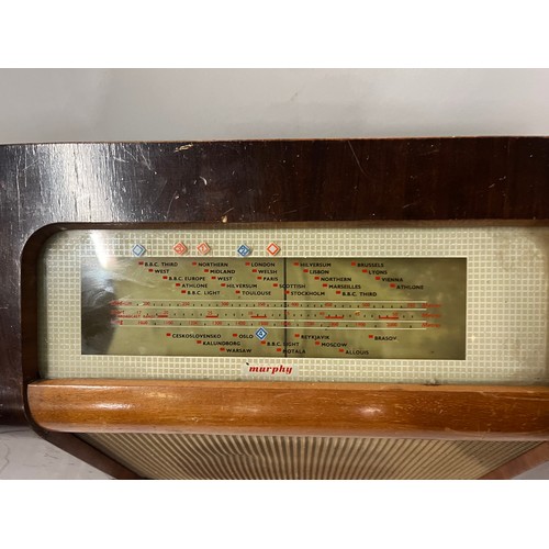 461 - Vintage murphy a 168m valve radio