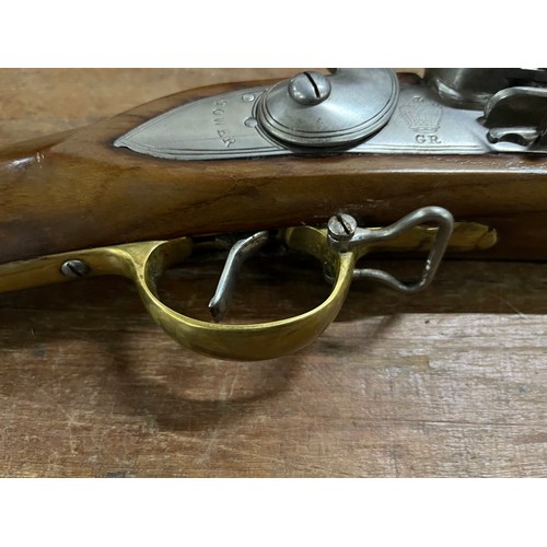 52 - Replica Brown Bess Inert Flintlock Musket India Pattern. A good display piece or wall hanger, the Br... 