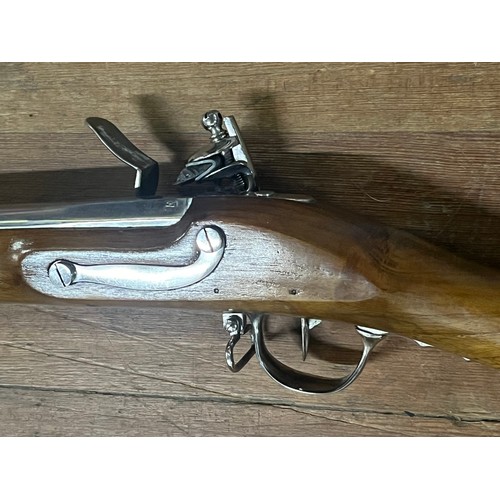 57 - Replica Charleville 1777 musket with bayonette, Walnut stock, most fittings are steel, Length approx... 