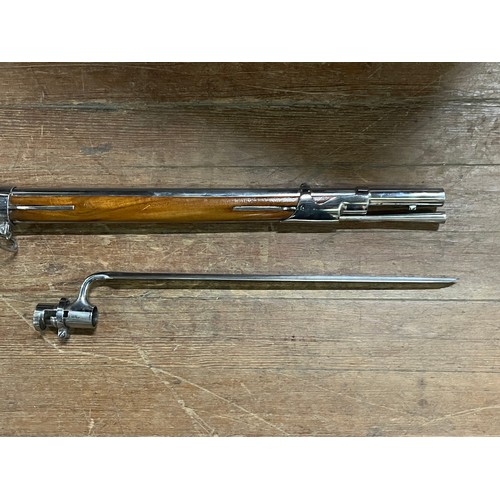 57 - Replica Charleville 1777 musket with bayonette, Walnut stock, most fittings are steel, Length approx... 