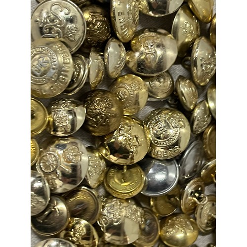 119 - Large collection of military buttons.