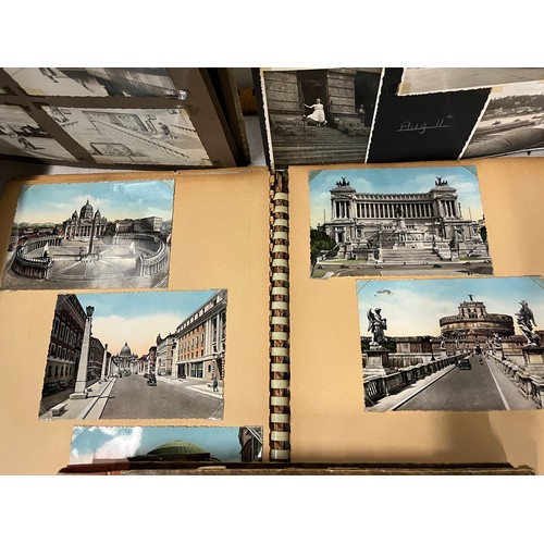 139 - 4 Vintage photograph albums to include Black & white photos (1 album empty)