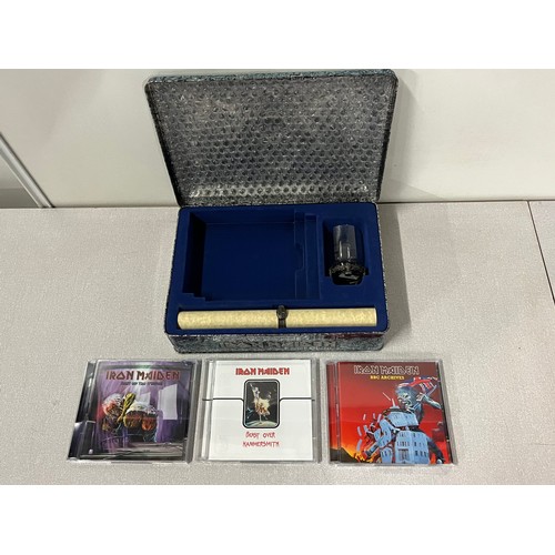 70 - Iron Maiden - Eddie's Archive box set 2002 with 3 cd's - best of the B sides, beast over hammersmith... 