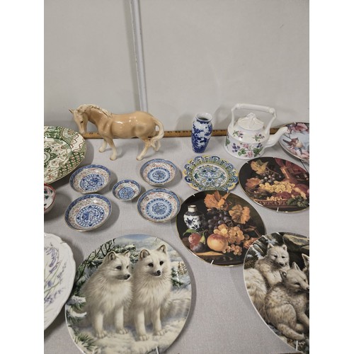 520 - Large selection of collectables to include Royal Albert The country Walk Collection  (The Four Seaso... 