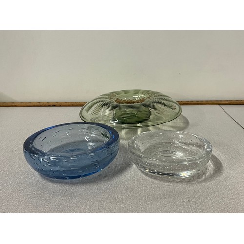 462 - 3 pieces of whitefriars glass to include 1930s sea green glass posy along with 2 controlled bubble d... 