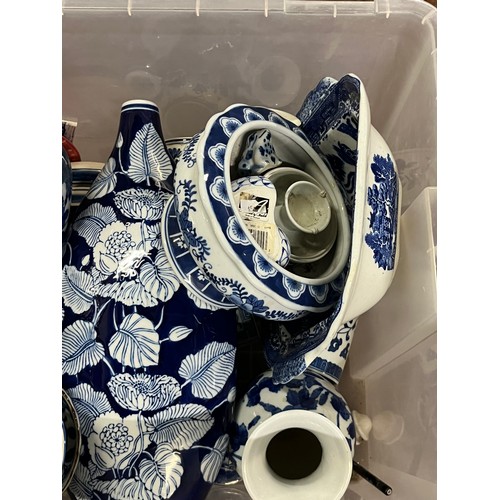 491 - Box of blue & white ceramics to include vases & steins etc.