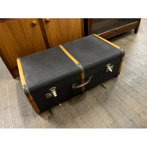 541 - Large vintage wooden banded shipping trunk 30