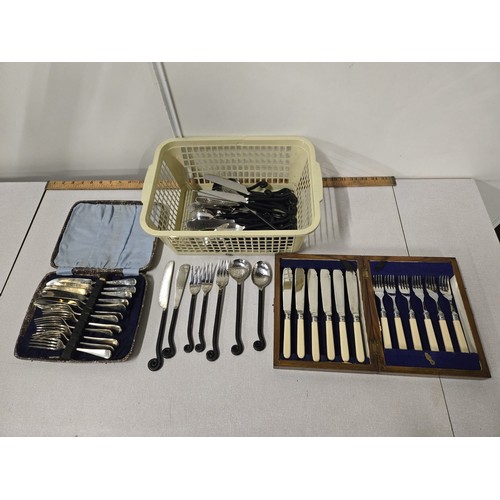 549 - selection of cutlery to include hammered steel set