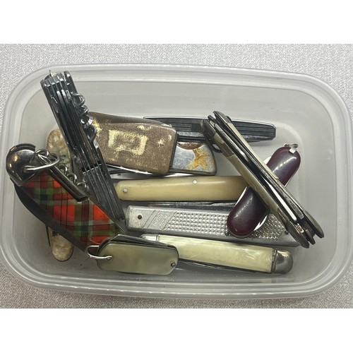 57 - selection of vintage pen knifes (12)