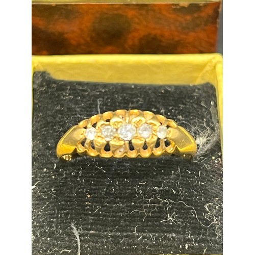 62 - 18k gold ladies ring with antique ring box