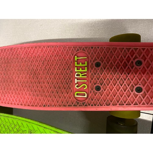 423 - 3 Skateboards to include Tony Hawk signature series, Madd Gear & D Street.