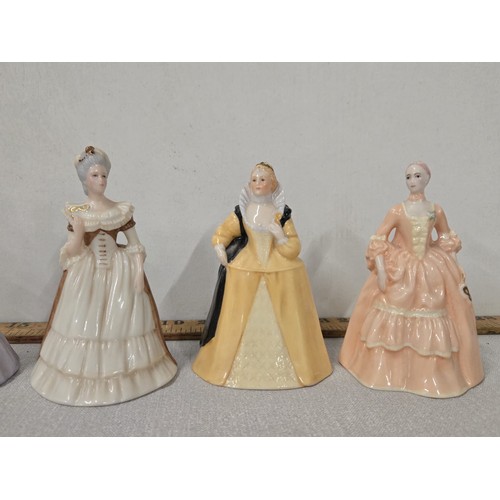 521 - 5 Franklin Mint Belles of the Masquerade Suzanne as Catherine The Great, Laura as Queen Victoria, Di... 