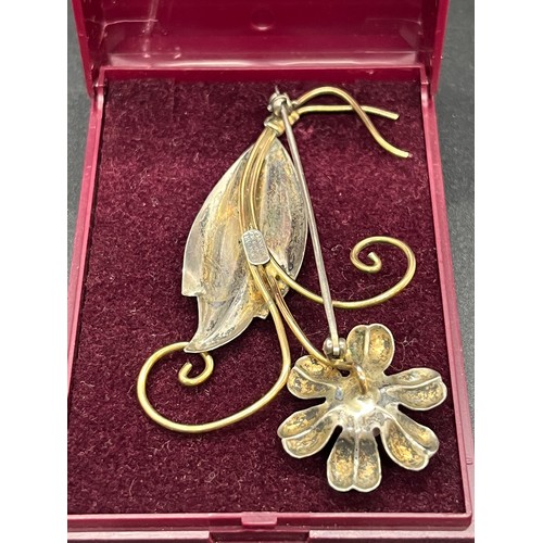 237 - Star art gold on silver flower & pearl brooch