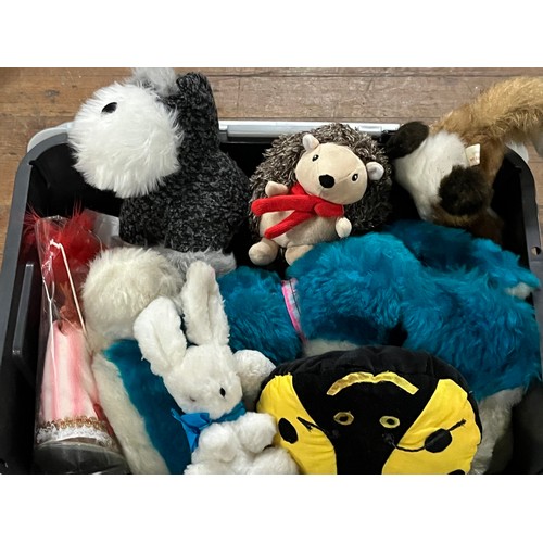 457 - Large selection of soft toys to include Tweenies, Snoopy & sister Belle, Dog door stop, Clifford the... 