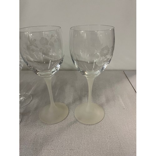 595 - selection of glass & crystal glass ware