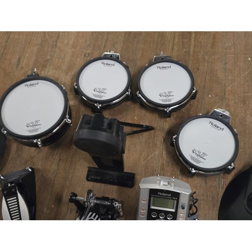 207 - Roland electronic TD-9 drum kit with 3 cymbals to include ride/crash, 3 drums to include PD-105 & ki... 