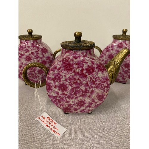 416 - 3 ceramic chinese teapots