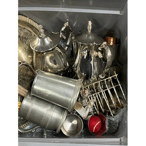 420 - Box of metal ware to include tea service etc.