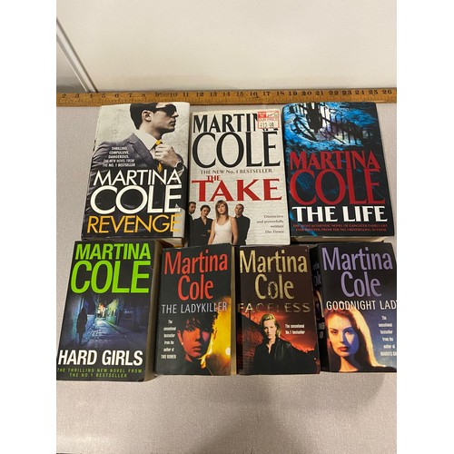 518 - 7 x Martina Cole books