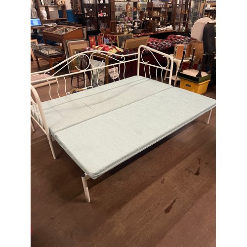 315 - metal day bed with mattress