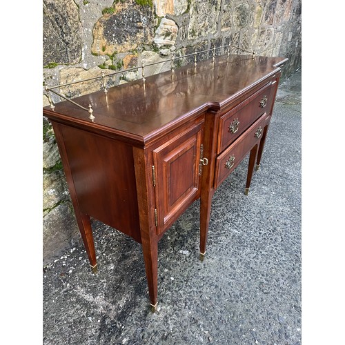 319 - Federal style mahogany sideboard with brass gallery