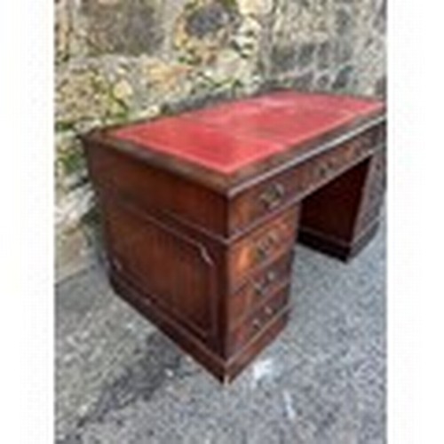 226 - mahogany leather top kneehole desk