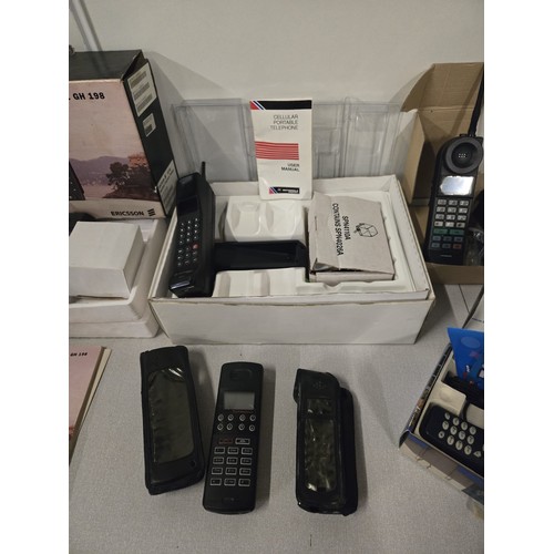 373 - Selection of vintage boxed & unboxed mobile phones to include Motorola cellular portable telephone 8... 