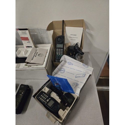 373 - Selection of vintage boxed & unboxed mobile phones to include Motorola cellular portable telephone 8... 