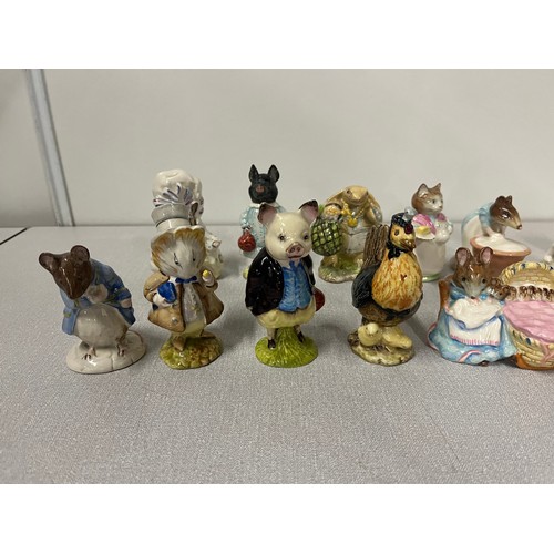 28 - 15 Beswick Beatrix Potter figures to include Sally Henny Penny, Hunka Munca & Pickles etc all circa ... 