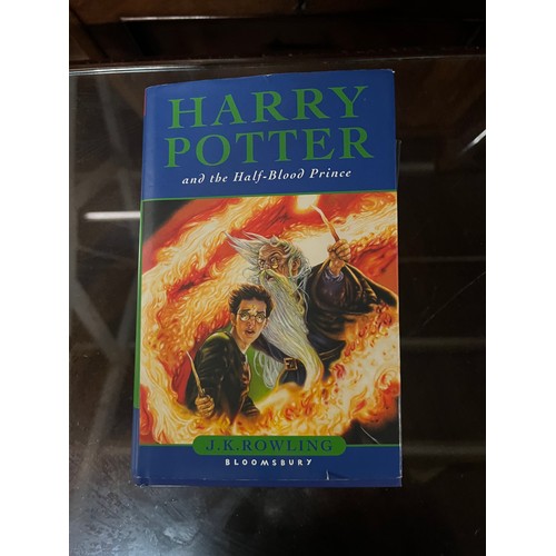 598 - Harry pottery & the half blood prince First edition , misprint page 99 owls