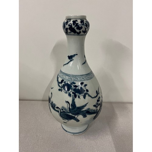 39 - Antique blue & white chinese vase 12