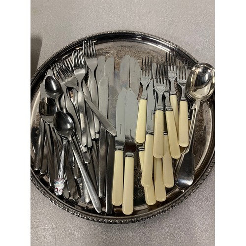 514 - selection of stainless steel cutlery