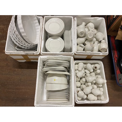 220 - Large selection of Villeroy & Boch dinnerware to include salt & peppers, bud vases, plates etc.