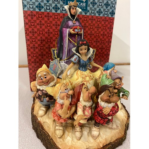 124 - Walt Disney Showcase collection wood carved snow white figurine 