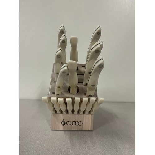 255 - Cutco 18 piece knife block